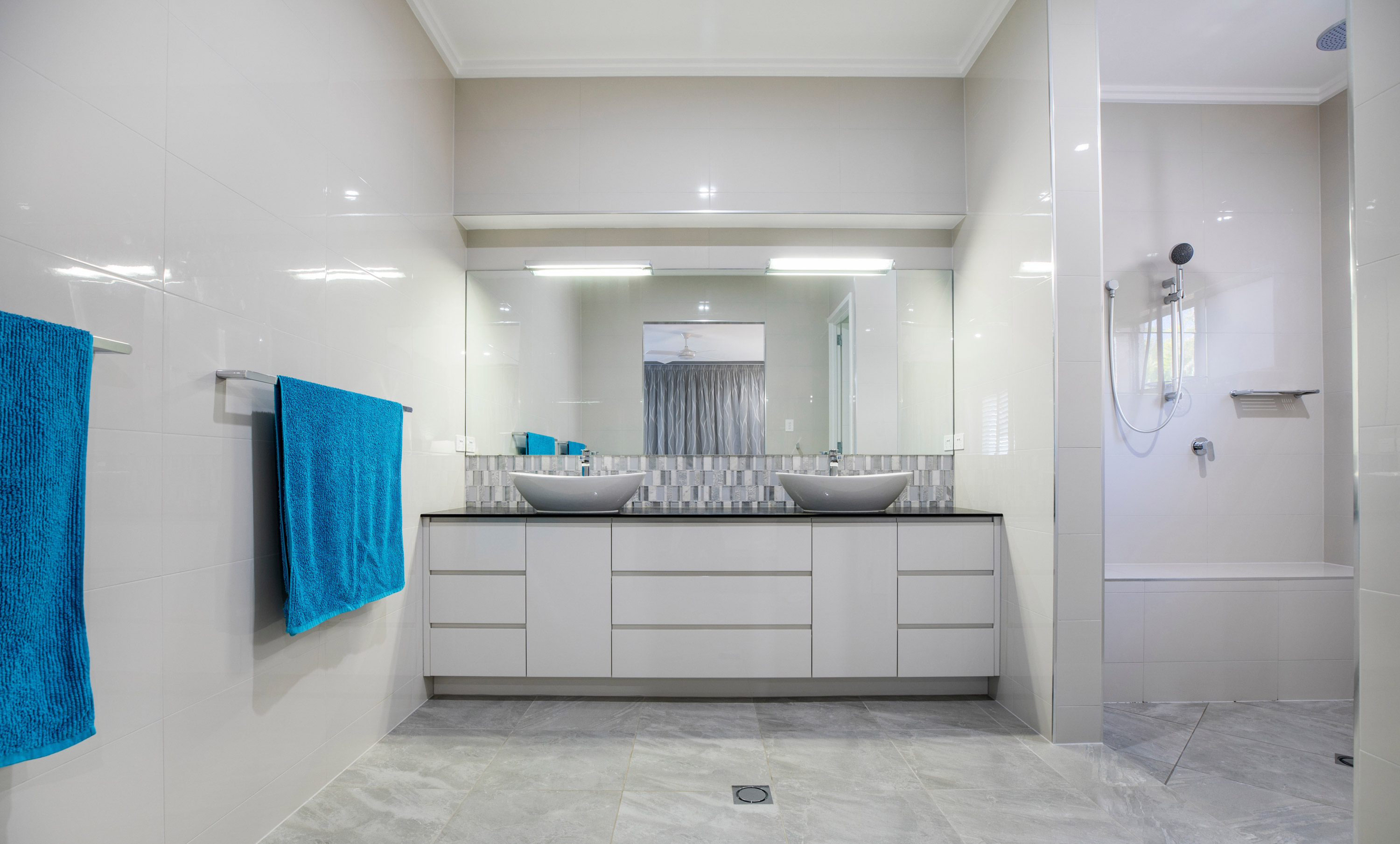 Home Lighting Control Dayton Oh, Smart Home Automation, Home Installation, bathroom, smart mirrors, smart tech