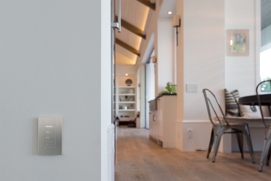 keypads-vs-switches-smart-ways-to-control-lighting-in-your-home